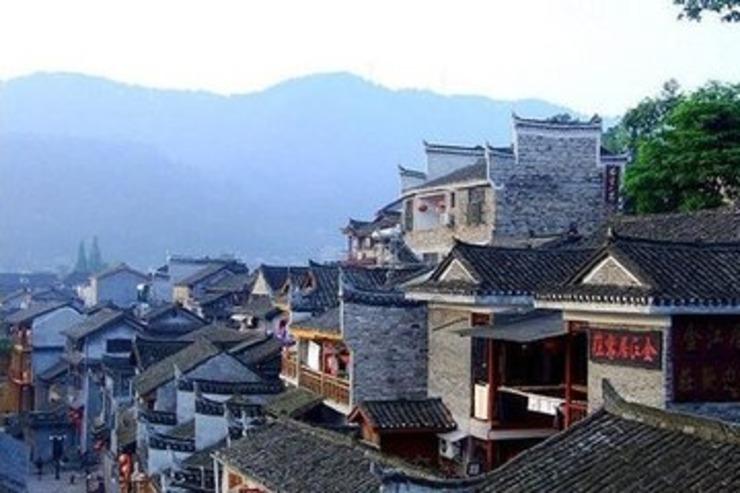中方划下红线后，美专机突降台北，不到24小时，解放军军机出动
